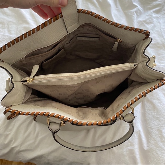 Michael Kors ivory tote - Picture 4 of 8